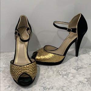 Juicy Couture Peep Toe Platforms - Adria Size 8